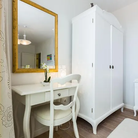 Azzurro 4 Stars Apartament *